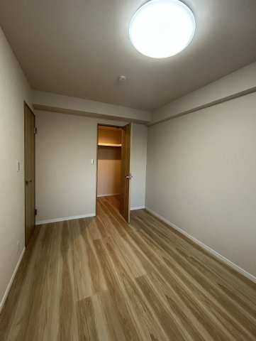 和泉中央パークホームズの洋室|洋室約6.1帖