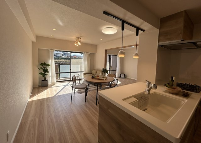 和泉中央パークホームズの居間・リビング|KDK②