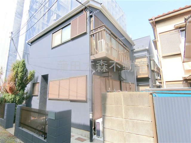 ルミナーレ東蒲田の外観|1996年8月築　木造地上2階建て総戸数4戸の人気賃貸アパート
東京都大田区東蒲田2丁目　京急本線京急蒲田駅徒歩8分、京急本線梅屋敷駅徒歩11分