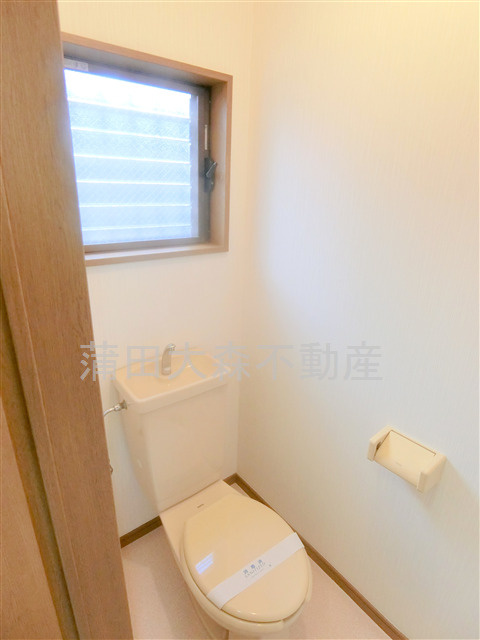 ルミナーレ東蒲田のトイレ|窓付きのトイレ