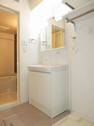 グロース　ブルーメ　城山の洗面所|広い洗面スペース