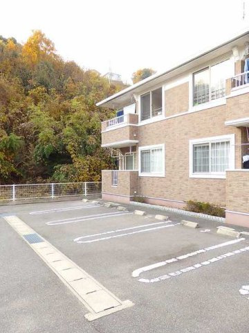 ブリッサ瀬野Ⅰの駐車場|駐車場完備です