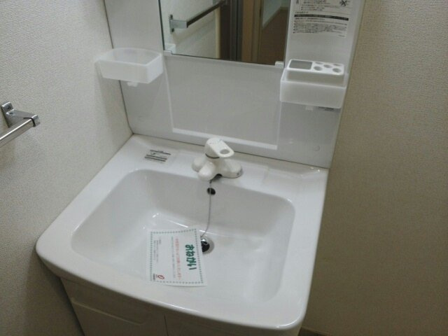 ニューマリッチフジモトの洗面所|ゆったりとスペースのある洗面所