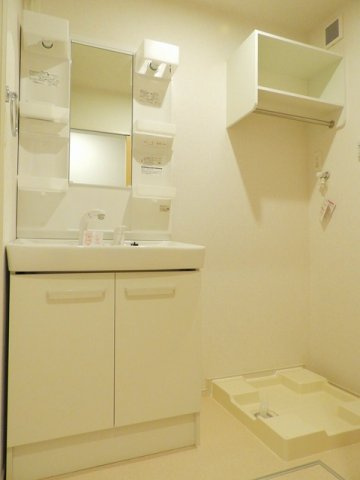 モーデ　エイチの洗面所|広い洗面スペース