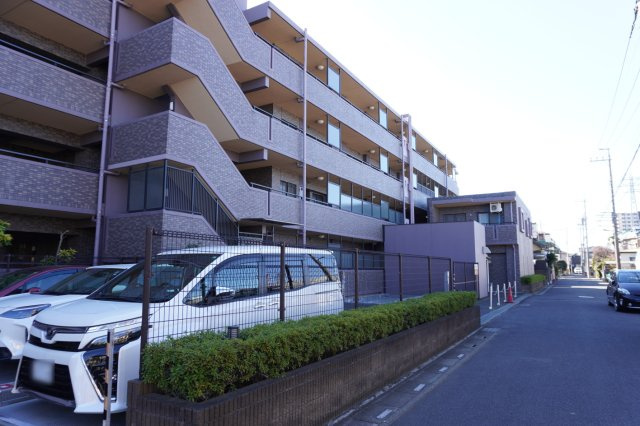 レーベンハイム草加サザンコートの外観