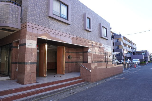 レーベンハイム草加サザンコートの外観