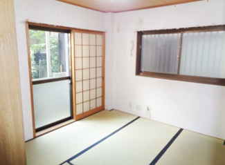 【和室】 | 東灘区本庄町1丁目　中古戸建 | 6帖の和室は押入付き