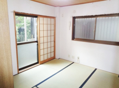 【和室】 | 東灘区本庄町1丁目　中古戸建 | 6帖の和室は押入付き