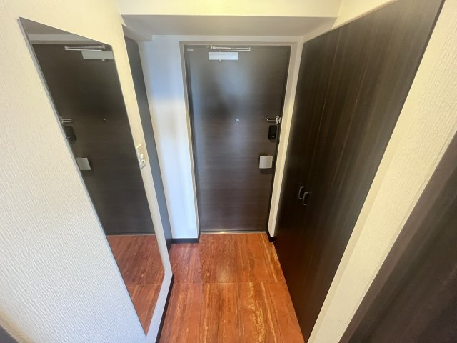 【玄関】 | プレジオ西宮北口 | 収納もある玄関です
