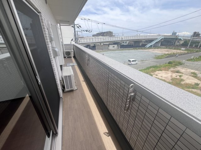 【バルコニー】 | プレジオ西宮北口 | 陽当たり良好なバルコニーです