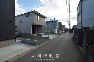 【前面道路含む現地写真】