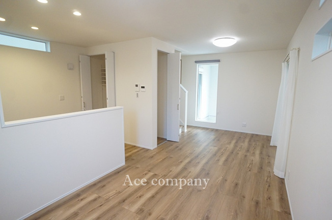 【居間・リビング】 | 八尾市山本町北6丁目 | 【LDK：11.3帖】