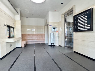 【エントランス】