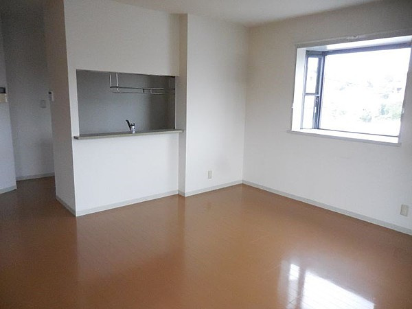 川崎市多摩区西生田２丁目の賃貸マンションの居間・リビング