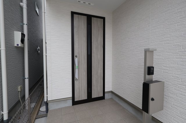 《仲介手数料無料》桜区西堀５丁目9-18新築一戸建てミラスモの玄関