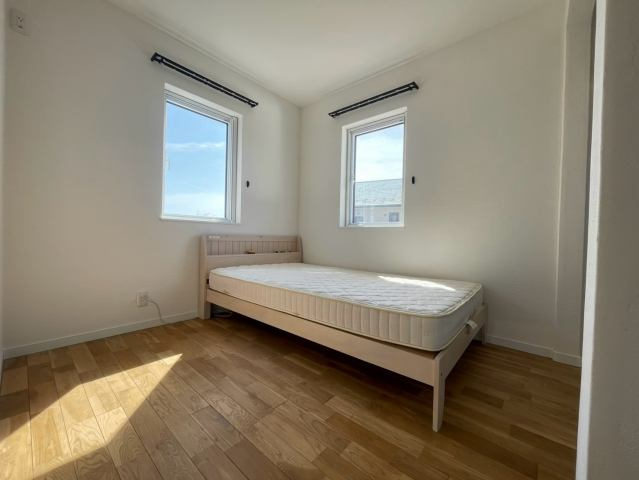 滝沢市大釜風林19-22の寝室