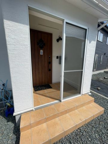 滝沢市大釜風林19-22の玄関