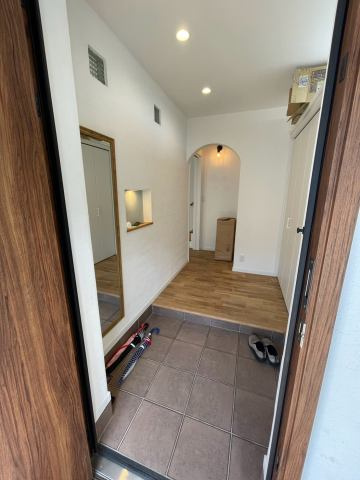 滝沢市大釜風林19-22の玄関