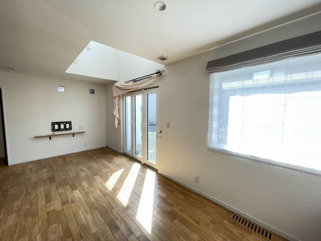 滝沢市大釜風林19-22の居間・リビング