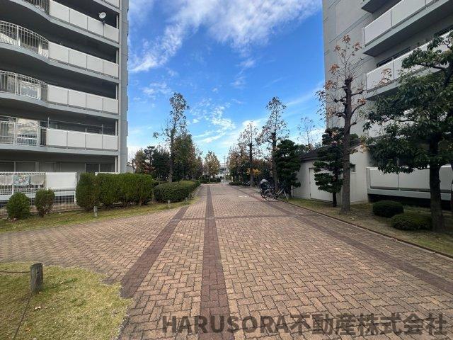 メイプルパーク・スクエア西弐番街の中庭