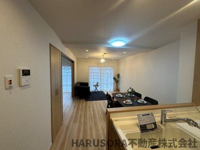 メイプルパーク・スクエア西弐番街の居間・リビング