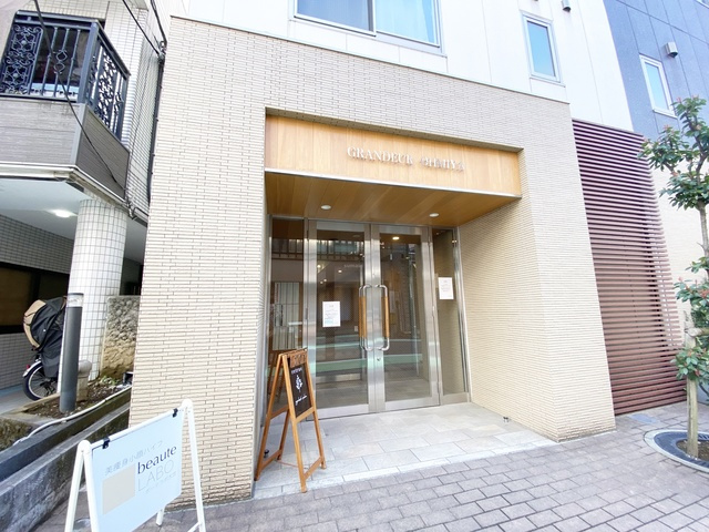 グランドール大宮のエントランス|オシャレなエントランス！