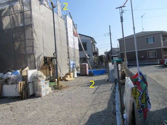 【仲介手数料無料】新築戸建　熊谷市末広4-11-32（全2棟）の前面道路含む現地写真