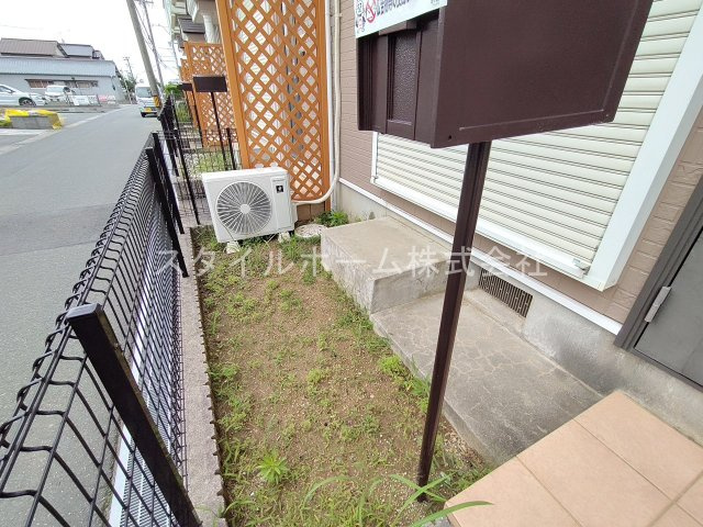 プラッサムコートＭＫ　Ｂの庭|別部屋写真です。