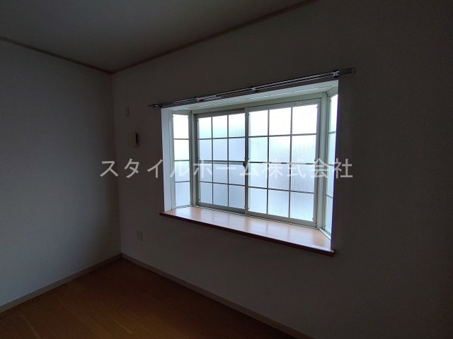 プラッサムコートＭＫ　Ｂの居間・リビング|別部屋写真です。