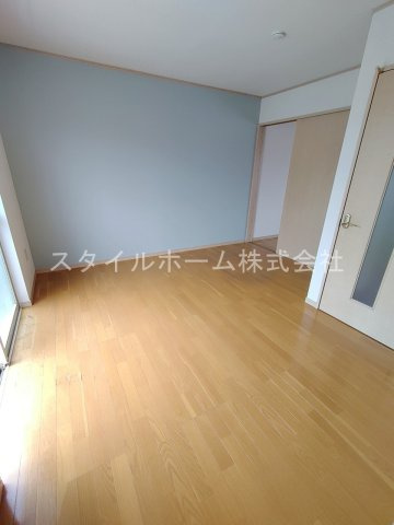 プラッサムコートＭＫ　Ｂの居間・リビング|別部屋写真です。