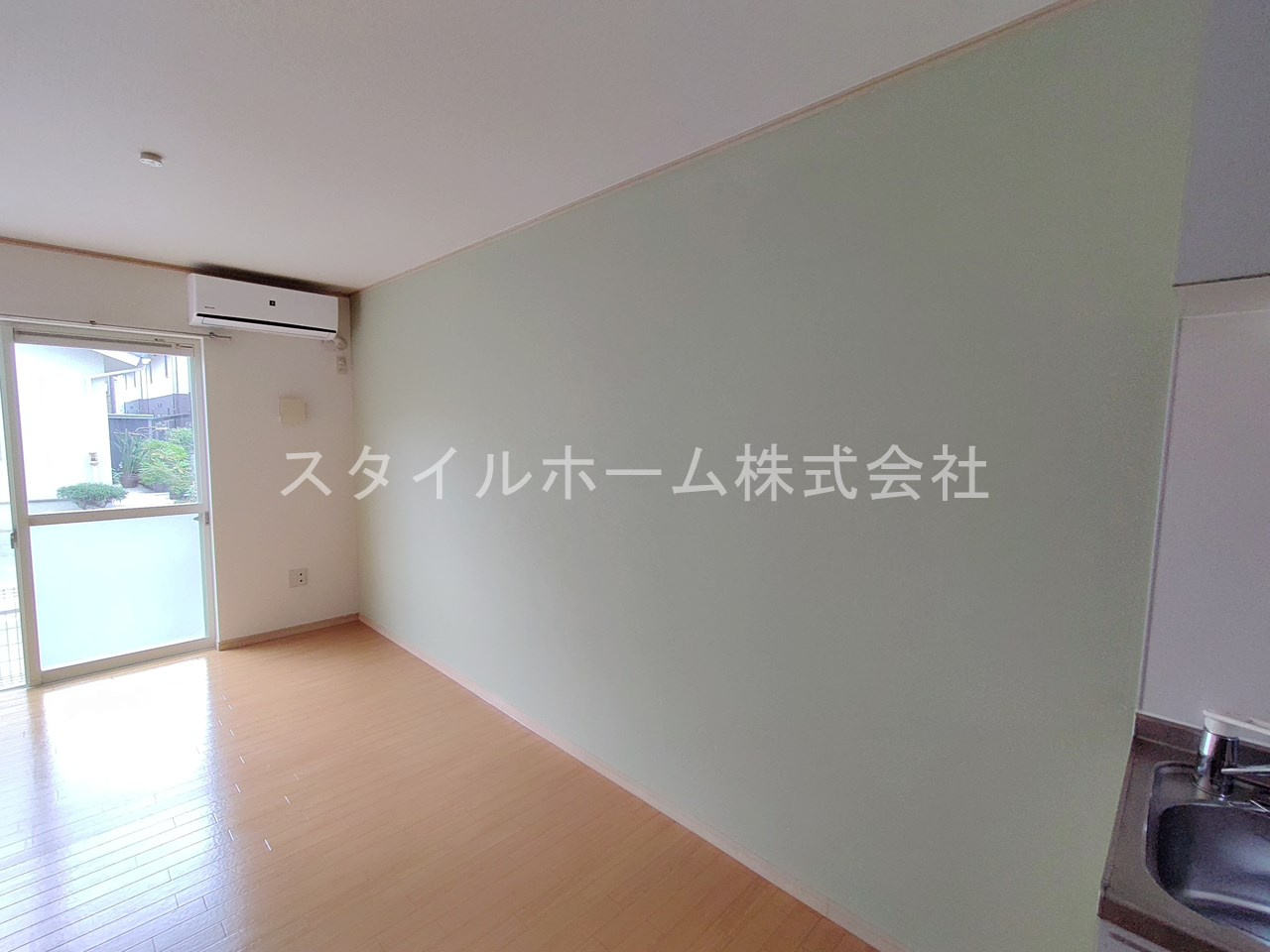 プラッサムコートＭＫ　Ｂの居間・リビング|別部屋写真です。