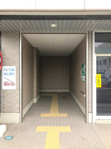 STビルのエントランス|エントランスです