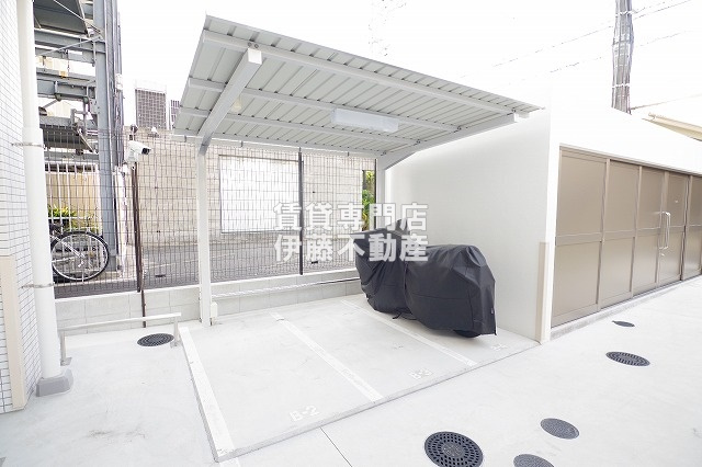 エステムコート名古屋平安通クチュールの駐車場