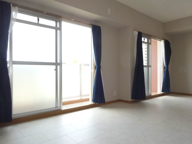 【居間・リビング】 | ヴィルブランシェ菖蒲ヶ丘 | ヴィルブランシェ菖蒲が丘（GoodHome）