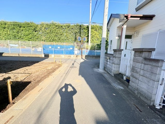 鶴ヶ島市鶴ヶ丘　建築条件なし売地　東武東上線『鶴ヶ島駅』徒歩17分　【第二小学区】の前面道路含む現地写真