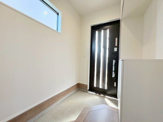 タマタウン　羽島市竹鼻小　全3区画分譲の玄関|玄関ドアの鍵はディンプルキーと内側はサムターンキーになっており防犯性の高い仕様になっています。