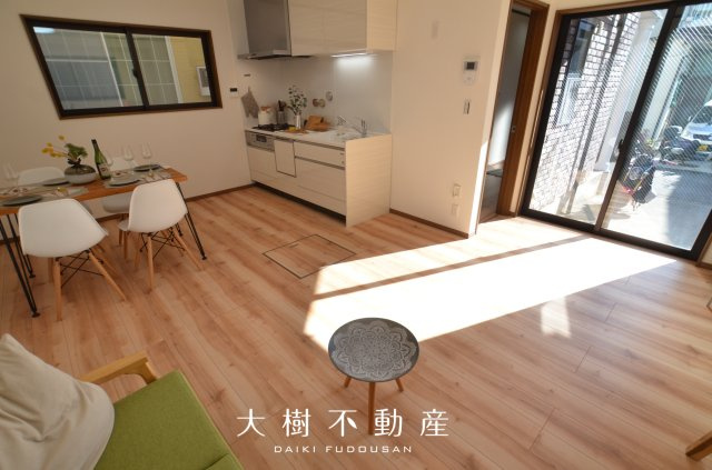 【居間・リビング】 | 綾瀬市上土棚南2丁目　中古戸建て【仲介手数料無料】 | 海老名市を中心に地域密着で営業♪不動産のことなら「大樹不動産」へ