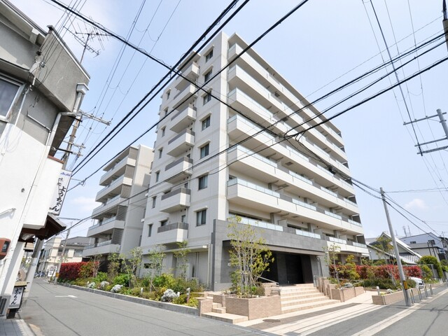 ブランズ豊中服部の外観