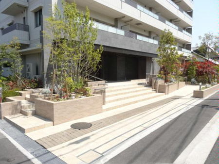 ブランズ豊中服部の外観