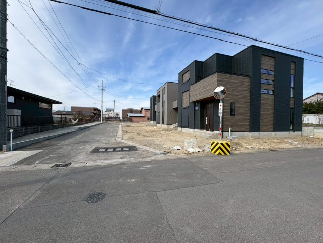 タマタウン　羽島市竹鼻町飯柄（竹鼻小）　全3区画分譲の前面道路含む現地写真|■前面道路　■ヤマダ不動産　株式会社リライフ　
■夢のマイホーム購入をフルサポートします！