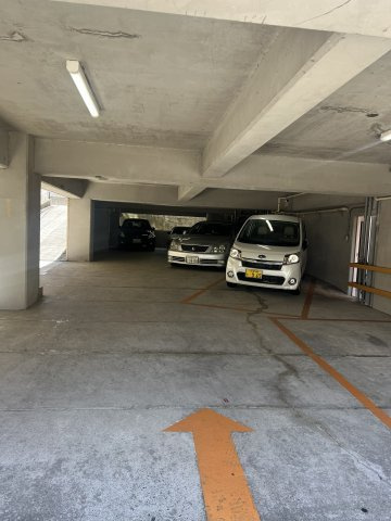 エクセレント玉川の駐車場