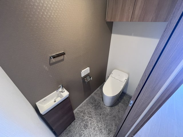 【トイレ】 | プレジオ西宮北口 | ゆったりとした空間のトイレです