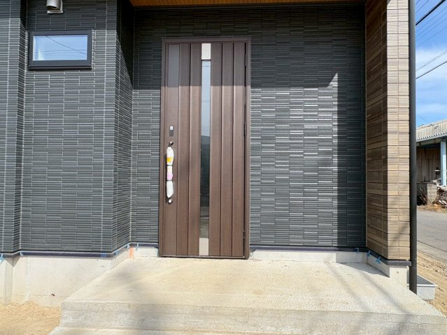 タマタウン　羽島市竹鼻小　全3区画分譲の玄関|玄関ドアの鍵はディンプルキーと内側はサムターンキーになっており防犯性の高い仕様になっています。