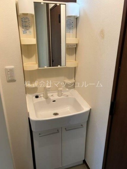 パインフォレストの独立洗面台