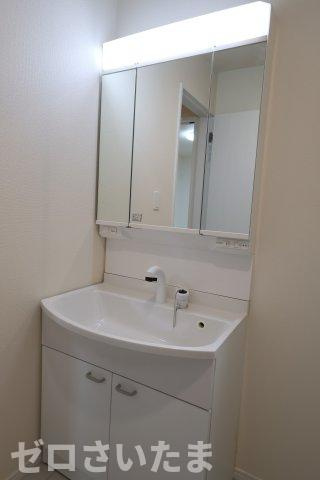 《仲介手数料無料》西区大字指扇235-16新築一戸建てハートフルタウンの独立洗面台