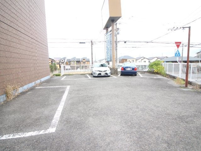 ラセーヌ大北の駐車場|駐車スペースもあります