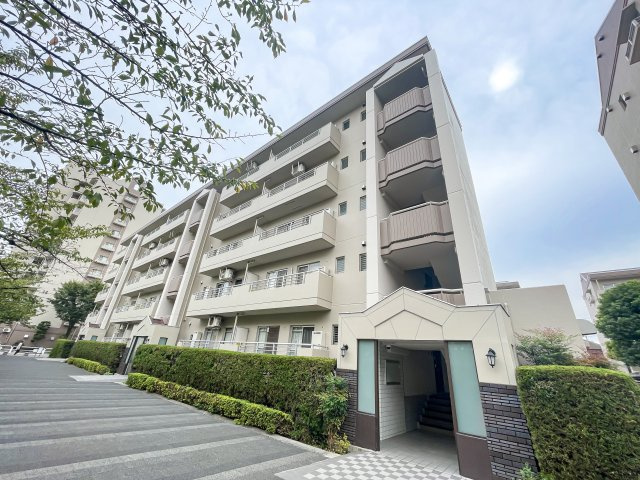 新蓮根団地12号棟