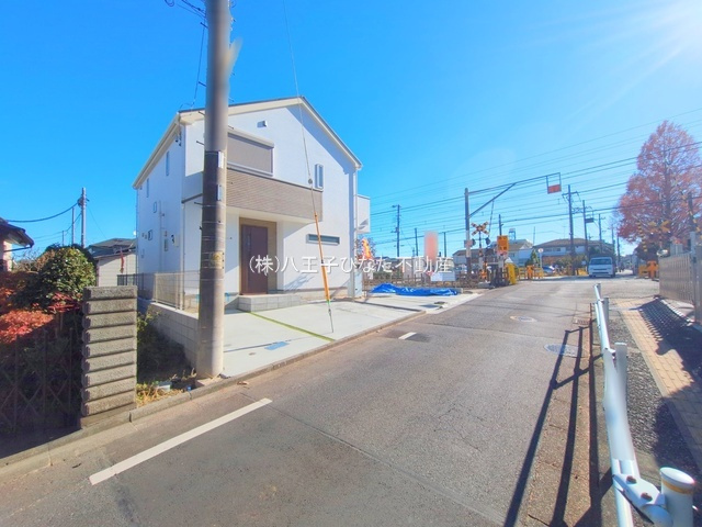 『八王子市新築戸建て』八王子市東浅川町50-6【仲介手数料無料】　１期の前面道路含む現地写真|～仲介手数料無料☆八王子ひなた不動産～　八王子市東浅川町　新築戸建て