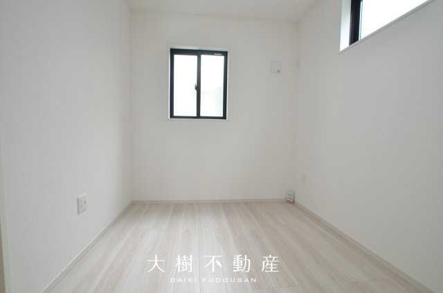 【洋室】 | 座間市緑ケ丘3丁目　新築戸建て　全1棟【仲介手数料無料】 | 1階　洋室1（4.5帖）