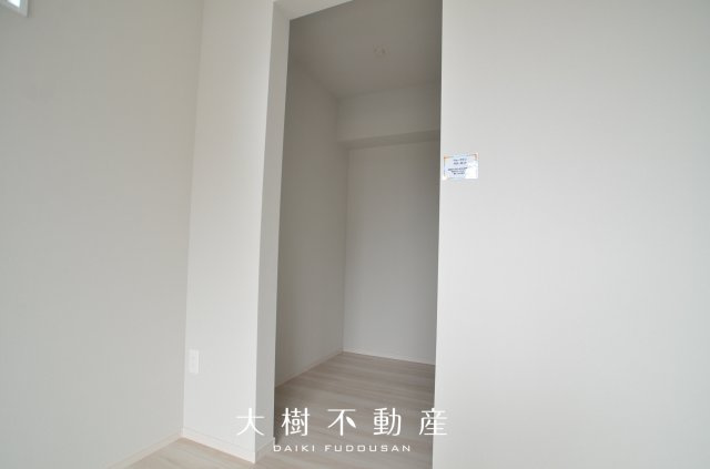 【洋室】 | 座間市緑ケ丘3丁目　新築戸建て　全1棟【仲介手数料無料】 | 2階　洋室2（8.43帖）ＷＩＣ